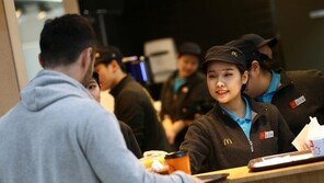 [Biz In 평창] 선수촌 맥도날드 매장 인기….선수들이 사랑하는 메뉴는?