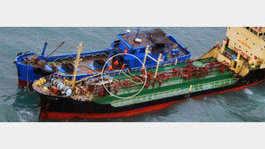 호스 연결한채… 北유조선-中추정선박 유류 밀거래 포착