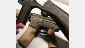 ‘Me Next’ 10대 분노에 놀란 트럼프 “자동발사 범프스톡 금지”