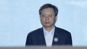 우병우 1심서 징역 2년6개월 선고…“집유로 가는 순서” 누리꾼 ‘부글부글’
