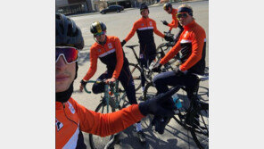 스벤 크라머의 네덜란드, 손가락욕·개고기·상패투척…친한 아닌 트러블메이커? 