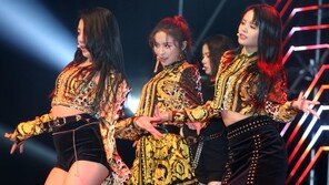 [동아포토]씨엘씨, 베일 벗은 블랙드레스