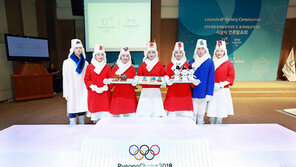 전통과 현대의 어울림…“우리 한복이 이렇게 예쁩니다”