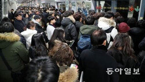 9호선 대책 마련에도 ‘지옥철’ 계속…“6량 열차, 보이지 않아”
