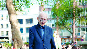 [책의 향기]이스트런던에서 이 할아버지를 만난 적 있나요?