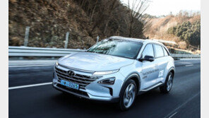 [CAR&TECH]시동버튼 누르자 ‘스르르’ … 110km 자동주행에도 흔들림 없어