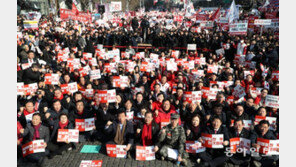 김영철發 ‘남남갈등’…“文대통령, ‘국군 뒤통수권자’ ” vs “길목봉쇄 정치쇼”