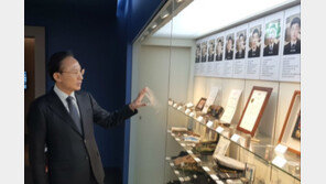 이명박, 천안함 기념관 방문…“폭침 주범에 국빈대접, 이 나라 현실 부끄럽다”