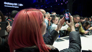 “카메라로 소통…비주얼 세대를 잡아라”