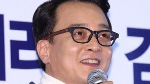 조민기, 주요부위 사진 보내는 등 음란 카톡…“상상초월·역대급” 네티즌 경악