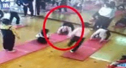 [영상]무용학원서 뭘 시켰기에 …4세 여아, ‘평생 하반신 마비’ 부상