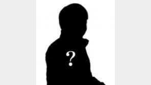 “옷 벗어보라, 가슴만 5초만 보여달라” 유명드러머 성추문