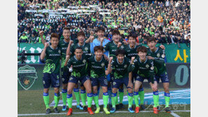 [현장리포트] ‘한 지붕’ 전북-울산, 양보할 수 없는 트로피 야망