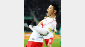 손-황 ‘멀티골’…크게 웃는 신태용