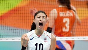 ‘배구 여제’ 김연경, 상하이 챔프전 진출까지 1승 남았다