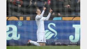 ‘유럽발 순풍’ 기성용-손흥민, 한국축구가 웃는다!
