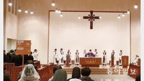 하루 5차례 기도… 나머지 시간엔 ‘작업’