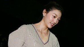 [동아포토]이엘이라 쓰고,,봄바람 이라고 읽는다