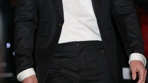 [동아포토]신하균, 신바람나는 입장