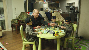 [오늘의 채널A] 세 쌍둥이 아빠 브라이언의 군대식 육아…입이 쩍