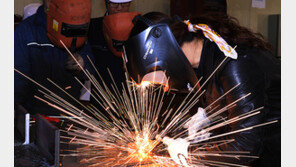 ‘한국 명장’ 도전하는 여성 1호 용접기능장