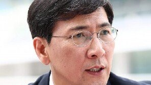 정의당 “안희정 기자회견 취소, 최악의 선택…물러나는 모습마저 추하진 말아야”