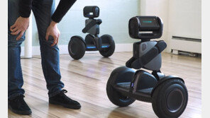 사람 말 알아듣고 따라다니는 인공지능 이동수단 ‘루모’ 출시