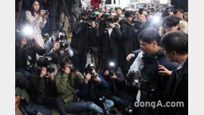 [동아포토]검찰 자진출석하는 안희정 전 지사