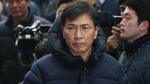 [동아포토]안희정 전 지사, 굳게 다문 입