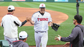 LG 새 역사에 도전하는 김현수, 시범경기 주목할 핫 플레이어