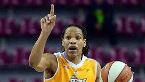 커리의 승부욕…KB에게는 달콤한 자극제