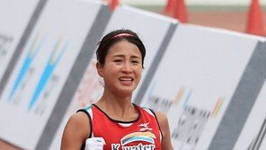 한국 마라톤 10년 이끌 샛별 김도연, 여자 마라톤 한국 신기록…2시간25분41초