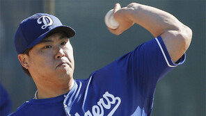 류현진 5이닝 6K… ‘커브 자신감’