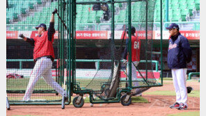 ‘개막 2연패’ 롯데, 포수 아니라 타선이 문제였다