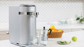 [2018 TREND WATCH]물 마시기 습관, 이것 하나면 충분해요 