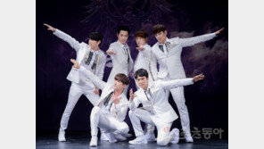 ‘스무 살’ 신화 “환갑 파티 열 때까지”