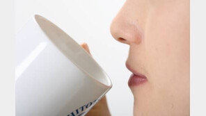 전국 미세먼지 비상, 전문의 “물 자주 마시는 것 외에 의학적 방지법 無”