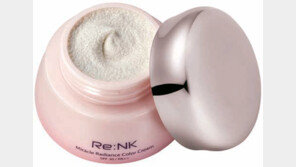 [Goldengirl] 김성령의 공항 메이크업 & 야외 촬영 ‘필수템’ “자외선 차단제와 톤업 크림으로 윤광 피부 완성”