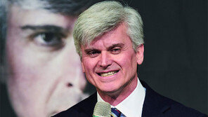 경기필 새 지휘봉, 최초로 외국인이 쥔다