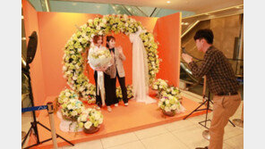 AK플라자 “봄꽃 스튜디오서, 꽃길 걸으세요”