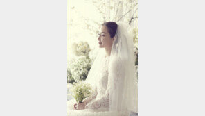 최지우 깜짝결혼… 일본이 깜짝 놀랐다