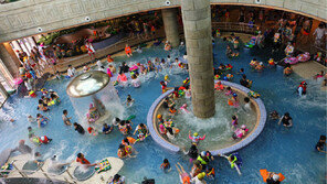 롯데워터파크 31일 실내워터파크와 찜질방 재개장