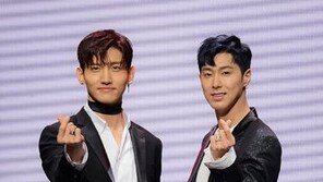 [연예뉴스 HOT5] 中, 동방신기 생방송 1000만 명 봤다