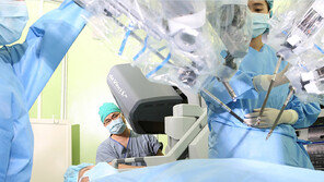 [첨단의학을 달린다]고려대 안암병원, ‘국소냉동’ ‘로봇수술’… 환자에 딱 맞춰 전립선암 잡는다