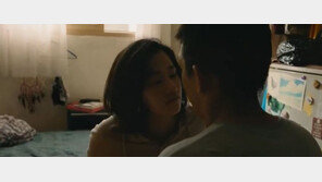 입 맞추려 유아인에 다가가는 전종서…이창동 ‘버닝’ 티저 예고편 강렬