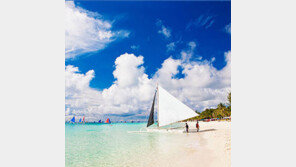 “예약 다 해놨는데…” 보라카이 여행 예약자들, 6개월 폐쇄 결정에 ‘울상’