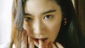 “몽환적 섹시미”…정은채, 여신 비주얼 [화보]