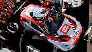 현대차 ‘i30 N TCR’, 아우디 제쳤다…WTCR 개막전 우승
