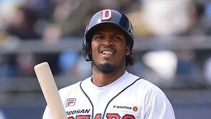 ‘파레디스 2군행’ 김태형 감독이 변화를 기대하는 이유