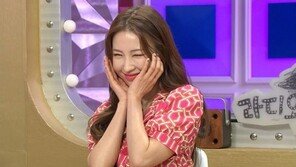 “뭐 하시는 분이세요?”…‘뷰티 크리에이터’ 이사배, ‘라디오스타’서 매력 大방출